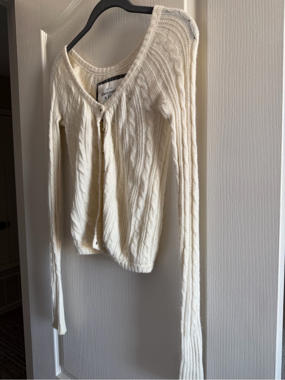 Abercrombie & Fitch Ivory Cable-Knit Buttoned Cardigan - Picture 3 of 8